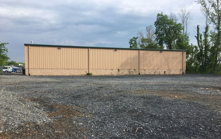 189 Old York Rd, New Cumberland, PA for lease - Building Photo - Image 2 of 7