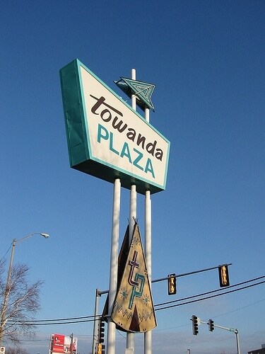 1212 Towanda Ave, Bloomington, IL à louer Photo principale- Image 1 de 12