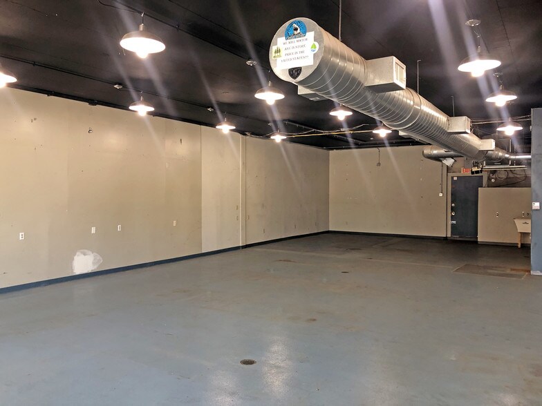 885 Second St, Manchester, NH for lease - Interior Photo - Image 3 of 3