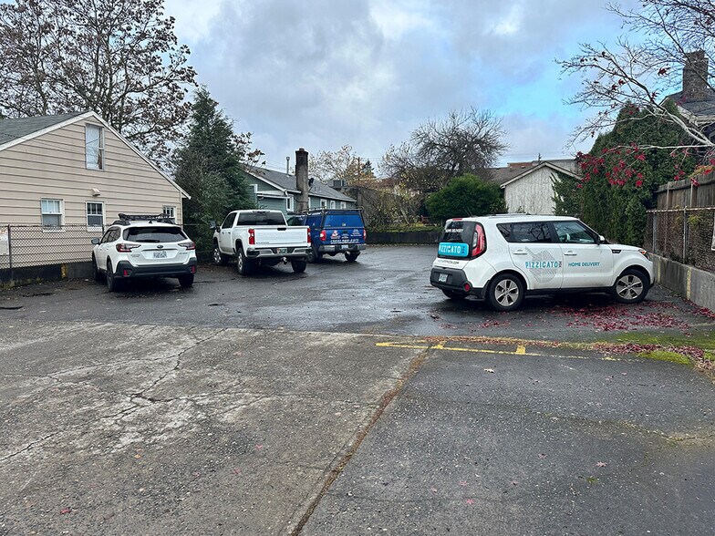 3515 NE 43rd Ave, Portland, OR à louer - Photo du bâtiment - Image 2 de 4