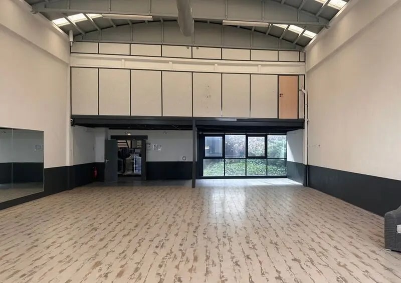 Office in Genay for lease - Interior Photo - Image 1 of 6