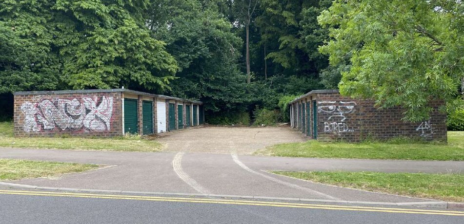 Welwyn & Hatfield Garage Sites portefeuille de 4 propriétés à vendre sur LoopNet.ca - Photo principale - Image 3 de 3