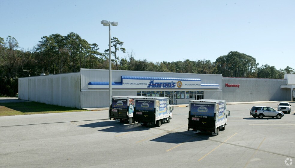 9459 Lem Turner Rd, Jacksonville, FL à louer - Photo du bâtiment - Image 2 de 9
