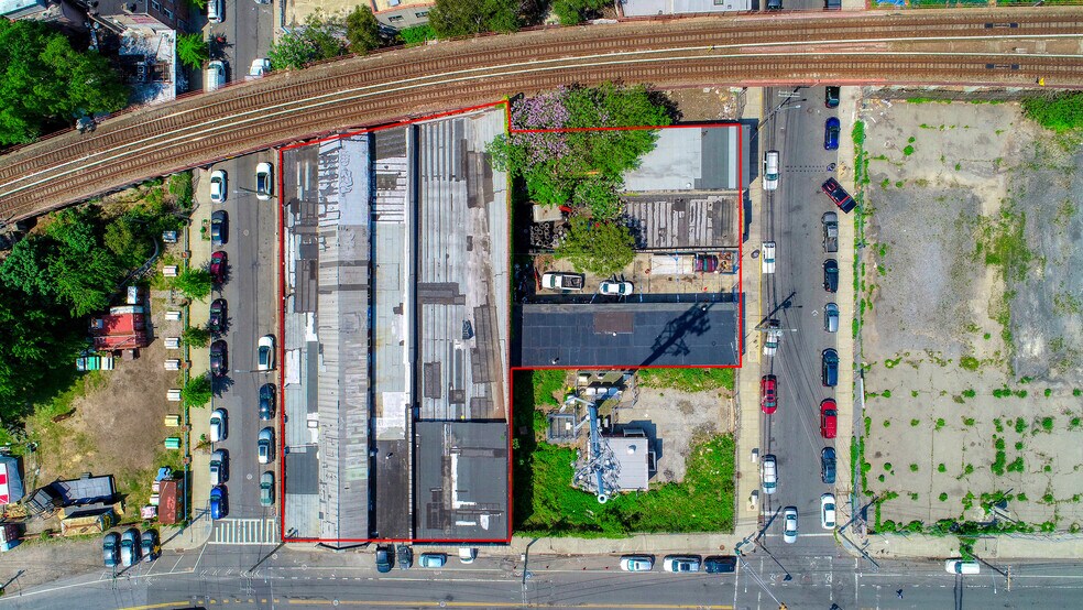 450 Front St, Staten Island, NY à vendre - Photo du bâtiment - Image 3 de 9