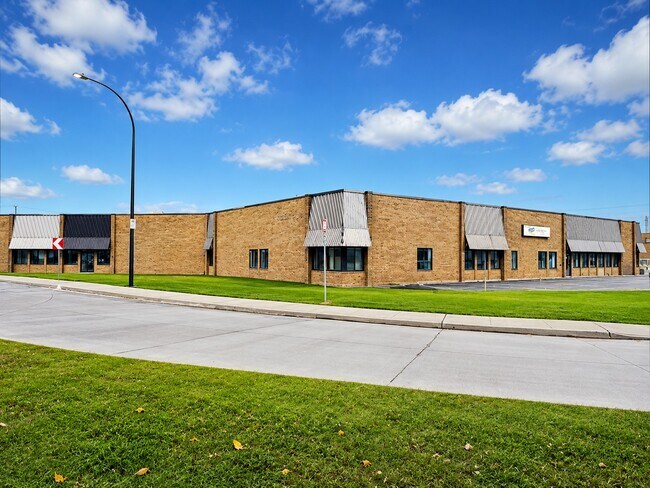 More details for 165-185 Montée de Liesse, Montréal, QC - Industrial for Lease