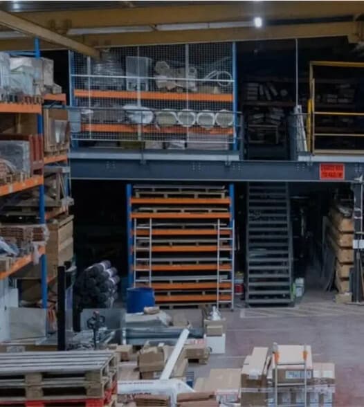 Flex in Vénissieux for lease - Interior Photo - Image 2 of 2