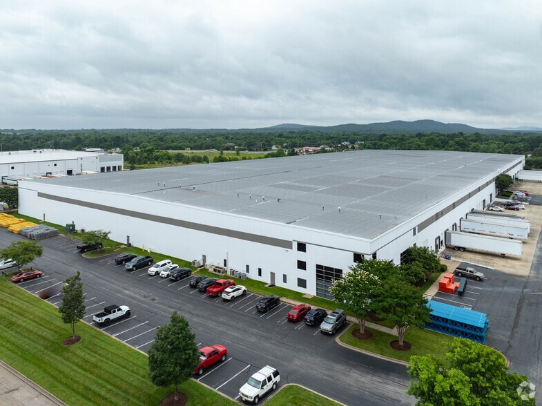 2300-2375 Midway Ln, Smyrna, TN for lease - Primary Photo - Image 1 of 6