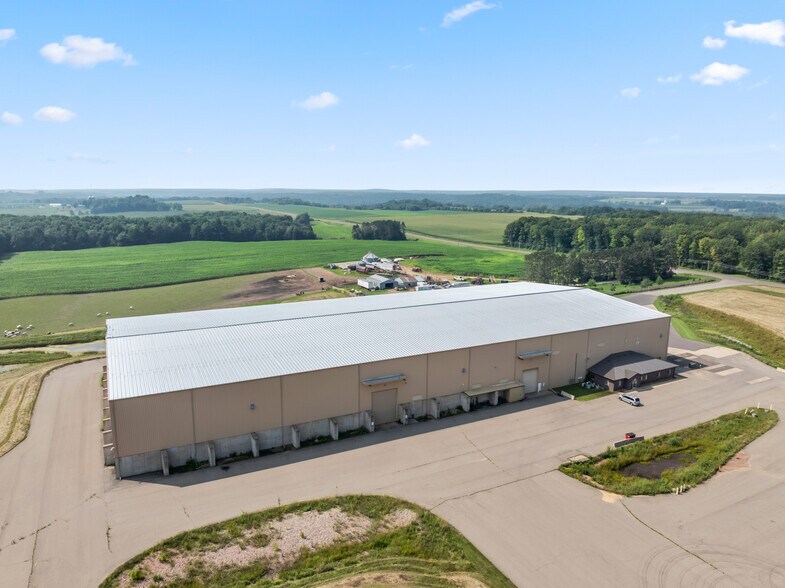 617 8th Ave, Clayton, WI à vendre - Photo du bâtiment - Image 3 de 13