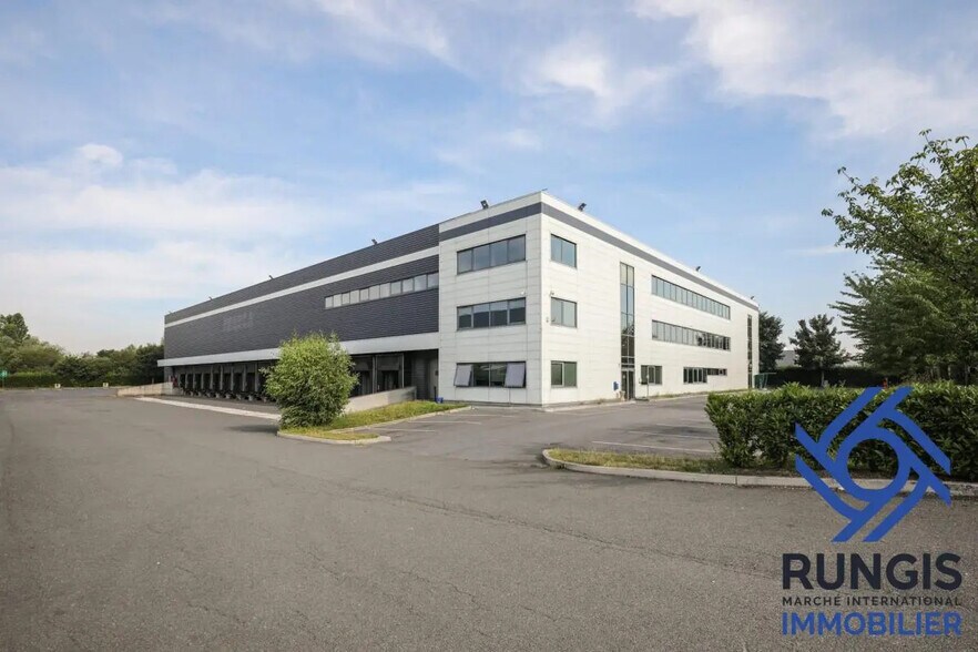 Industrial in Chilly-Mazarin for lease - Building Photo - Image 3 of 3