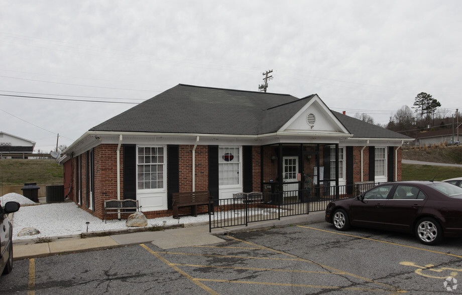 150-161 Park Lane Dr, Rutherfordton, NC for lease - Primary Photo - Image 3 of 3