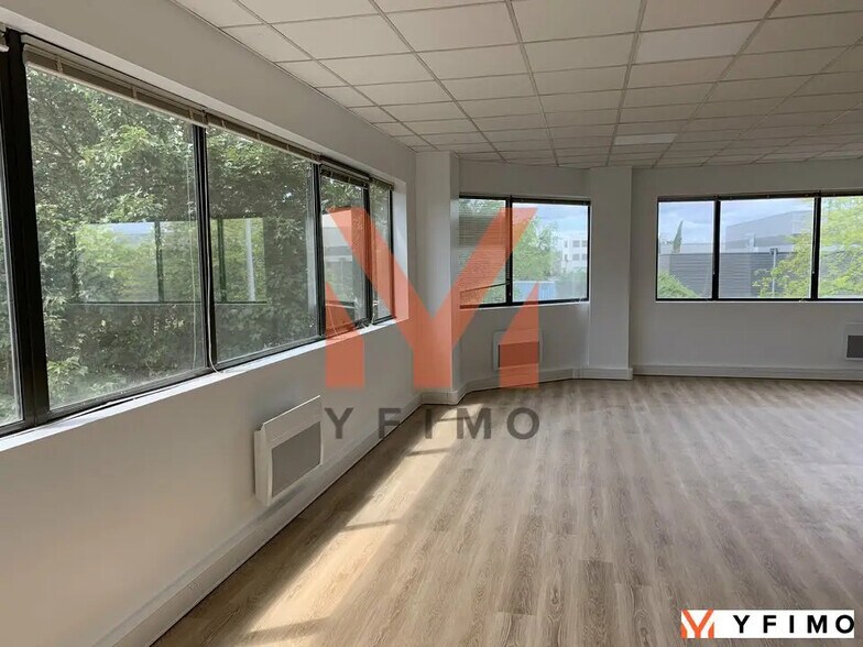 Bureau dans Poissy à louer - Photo intérieure - Image 3 de 5