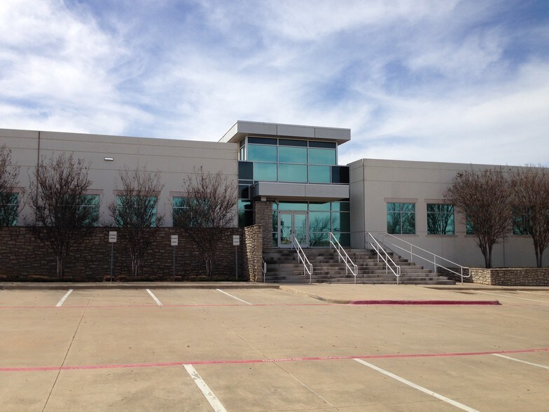 3400 William D. Tate Ave, Grapevine, TX for lease - Building Photo - Image 1 of 4