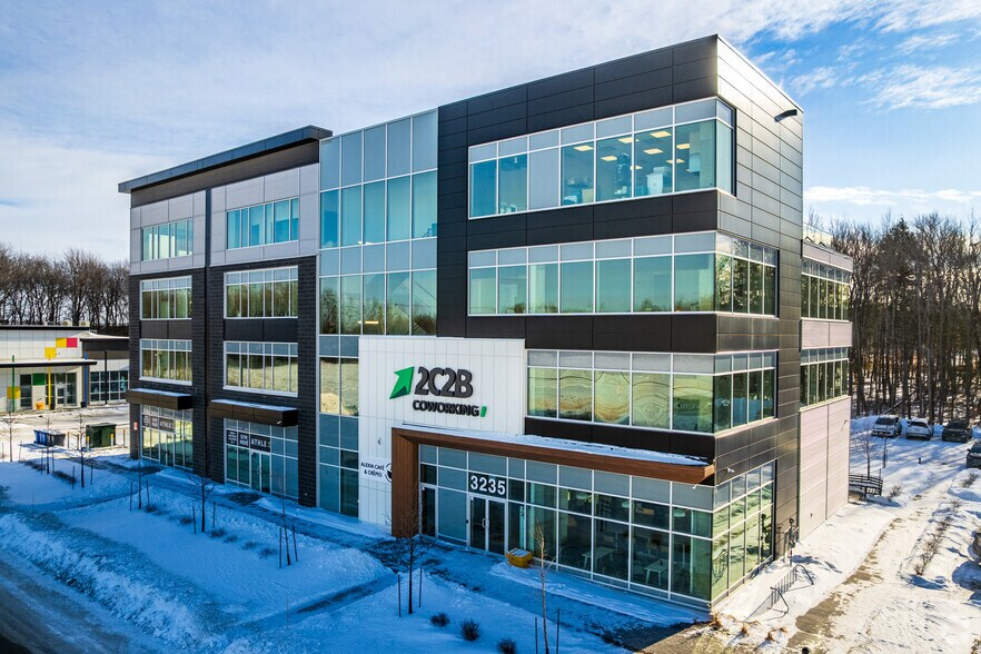 3235 Av De La Gare, Mascouche, QC à louer - Photo principale - Image 1 de 3