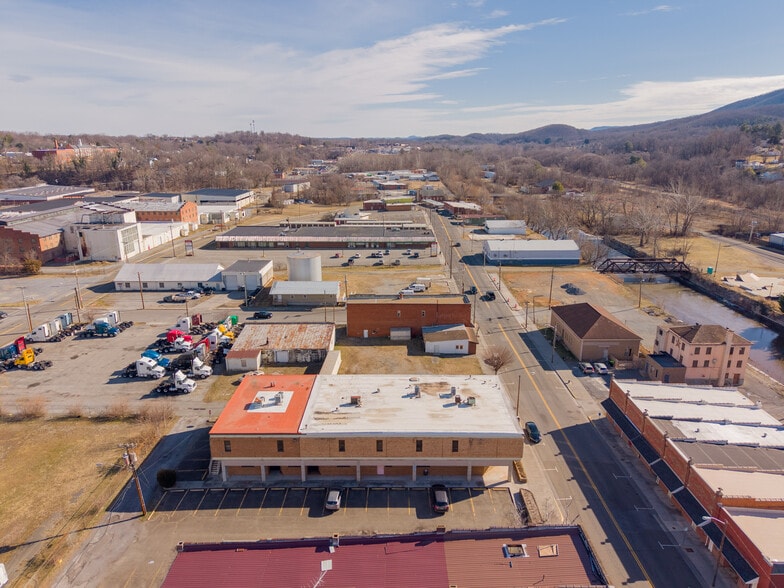 65 E Main St, Pulaski, VA for sale - Building Photo - Image 3 of 51