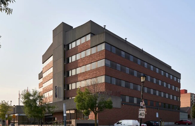 235 King St E, Kitchener, ON for lease - Building Photo - Image 2 of 5