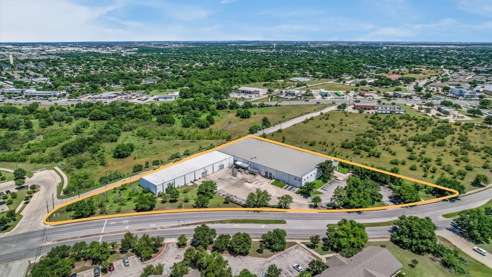 400 S Heatherwilde Blvd, Pflugerville, TX for lease - Building Photo - Image 1 of 12