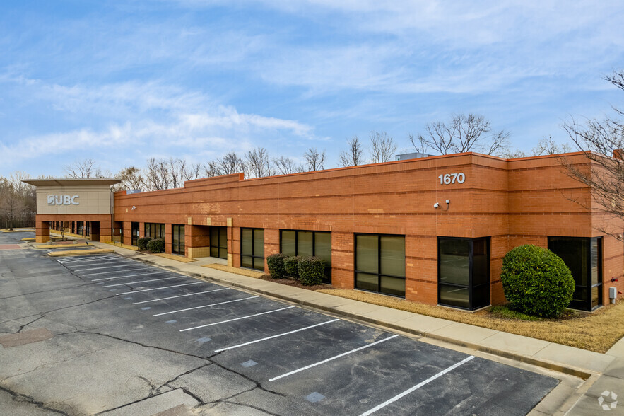 1670 Century Ctr, Memphis, TN for lease - Building Photo - Image 1 of 7