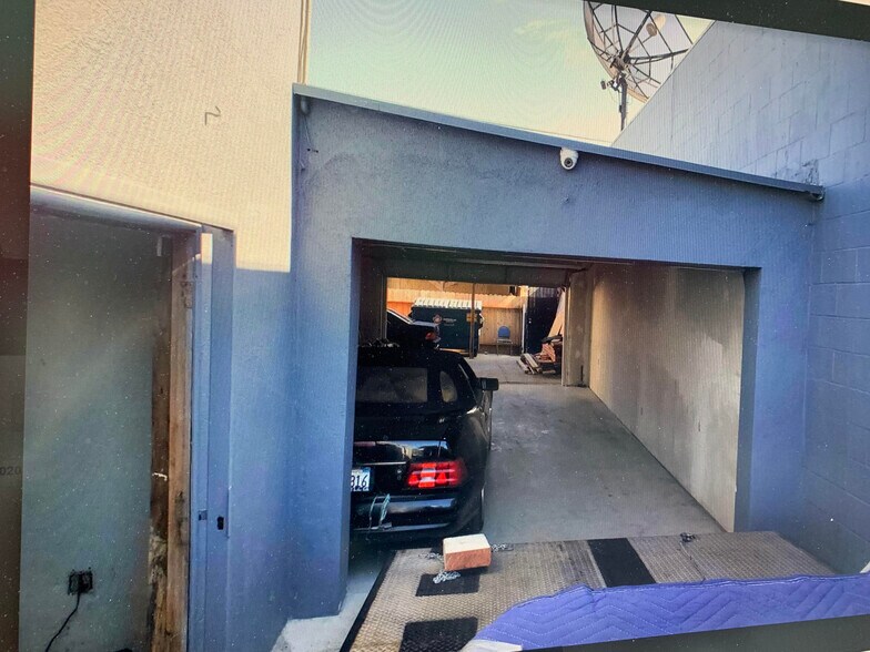 11812 Inglewood Ave, Hawthorne, CA à vendre - Photo du bâtiment - Image 2 de 4