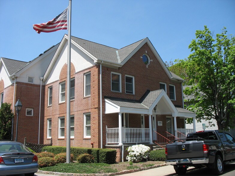 38 Franklin St, Westport, CT à louer - Photo du bâtiment - Image 1 de 6