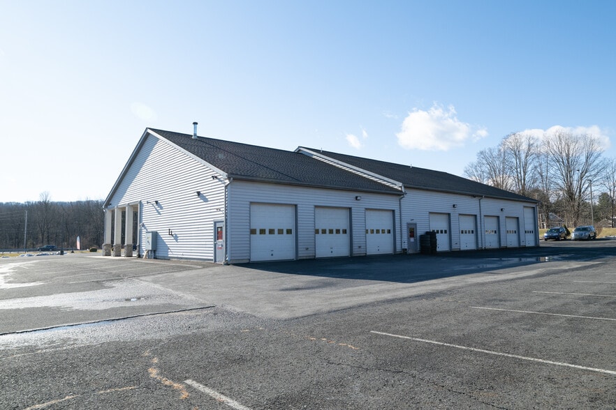 2003 Route 209, Brodheadsville, PA à vendre - Photo du bâtiment - Image 3 de 32