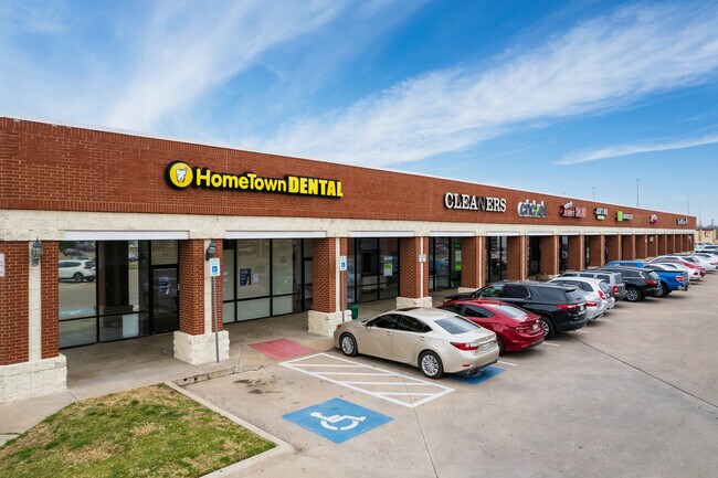 Plus de détails pour 3515 Sycamore School Rd, Fort Worth, TX - Commerce de détail à louer