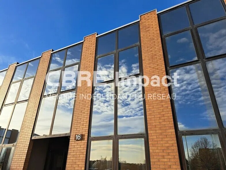 16 E Rue Du Cap Vert, Quetigny à louer - Photo du bâtiment - Image 1 de 6