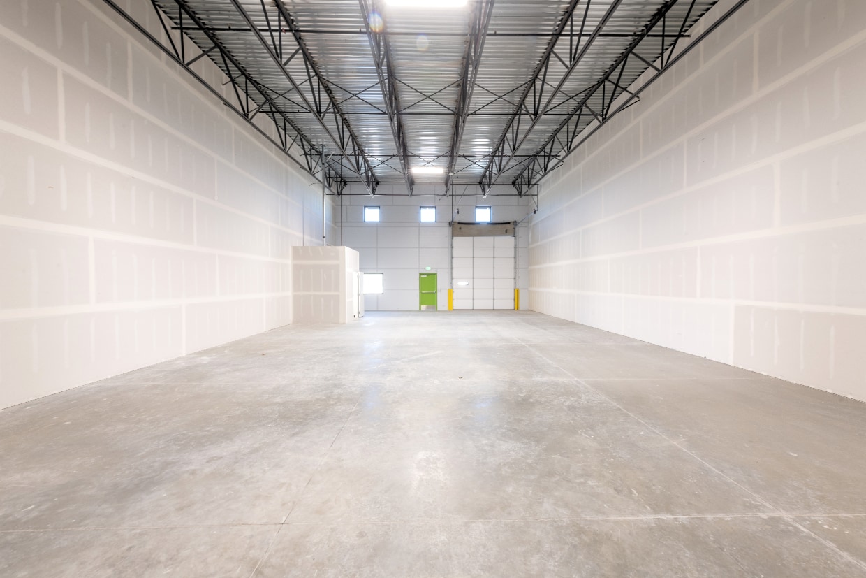5718 W 3500 South, West Valley, UT for lease Interior Photo- Image 1 of 3