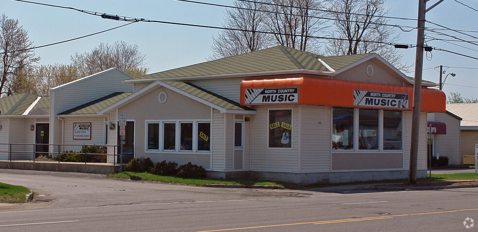 1035-1043 Arsenal St, Watertown, NY for sale - Primary Photo - Image 1 of 1