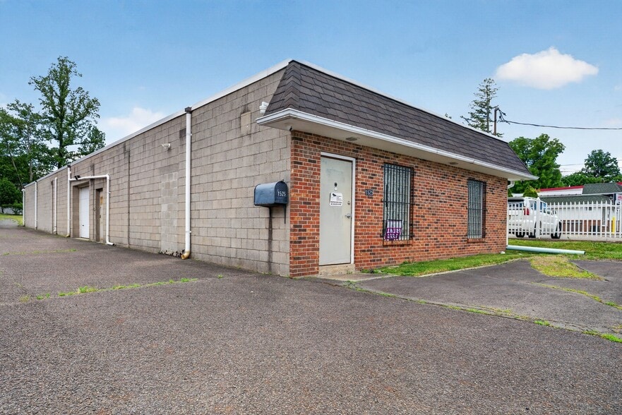 1525 Parkway Ave, Trenton, NJ for lease - Building Photo - Image 1 of 31