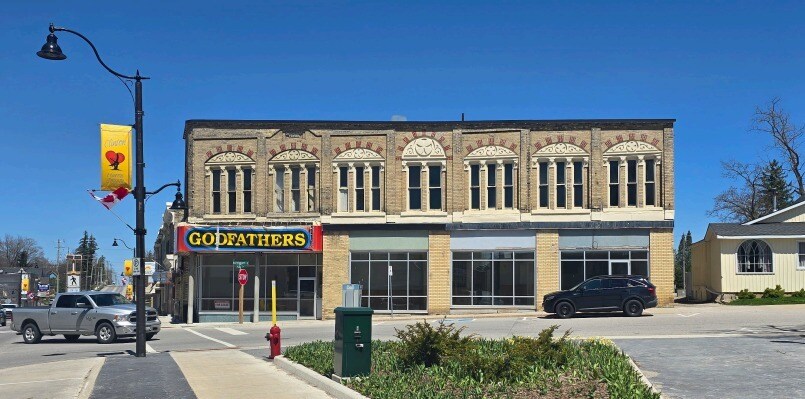 1 Rattenbury St E, Dungannon, ON à vendre - Photo du bâtiment - Image 2 de 2