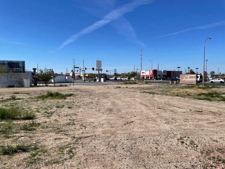 27 E Baseline Rd, Phoenix, AZ à vendre - Photo du bâtiment - Image 1 de 5