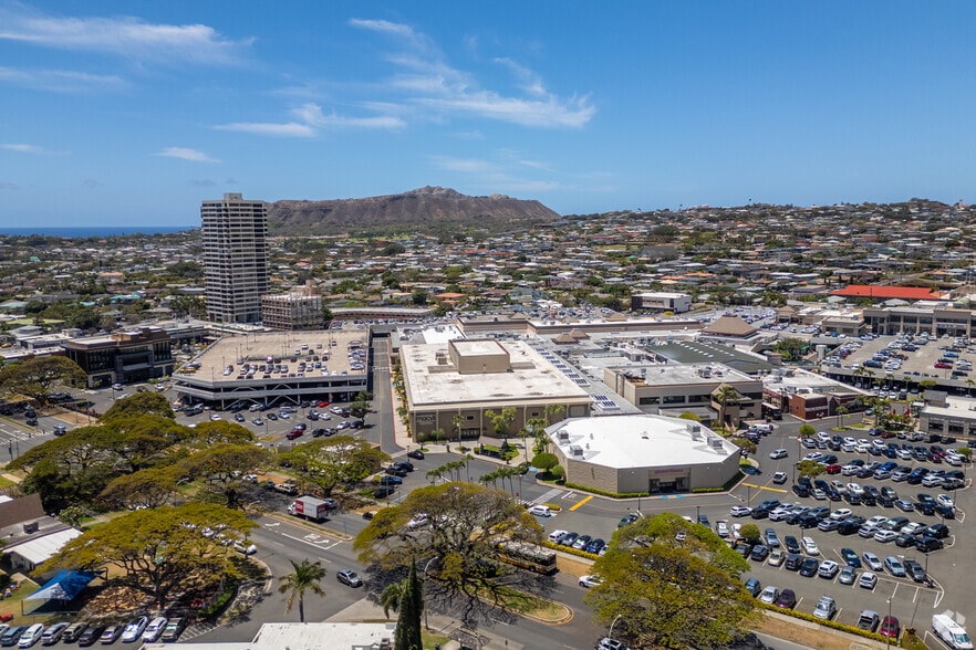 4211 Waialae Ave, Honolulu, HI à louer - Aérien - Image 3 de 4