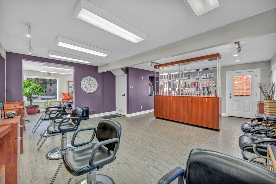 7362 Center St, Mentor, OH à vendre - Photo du bâtiment - Image 3 de 16