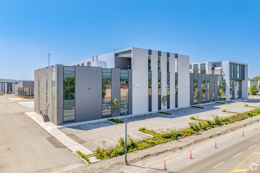 11 King Edward St, Coquitlam, BC à louer - Photo du bâtiment - Image 2 de 3