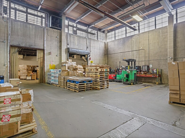 4341 Bullard Ave, Bronx, NY for sale - Interior Photo - Image 3 of 7