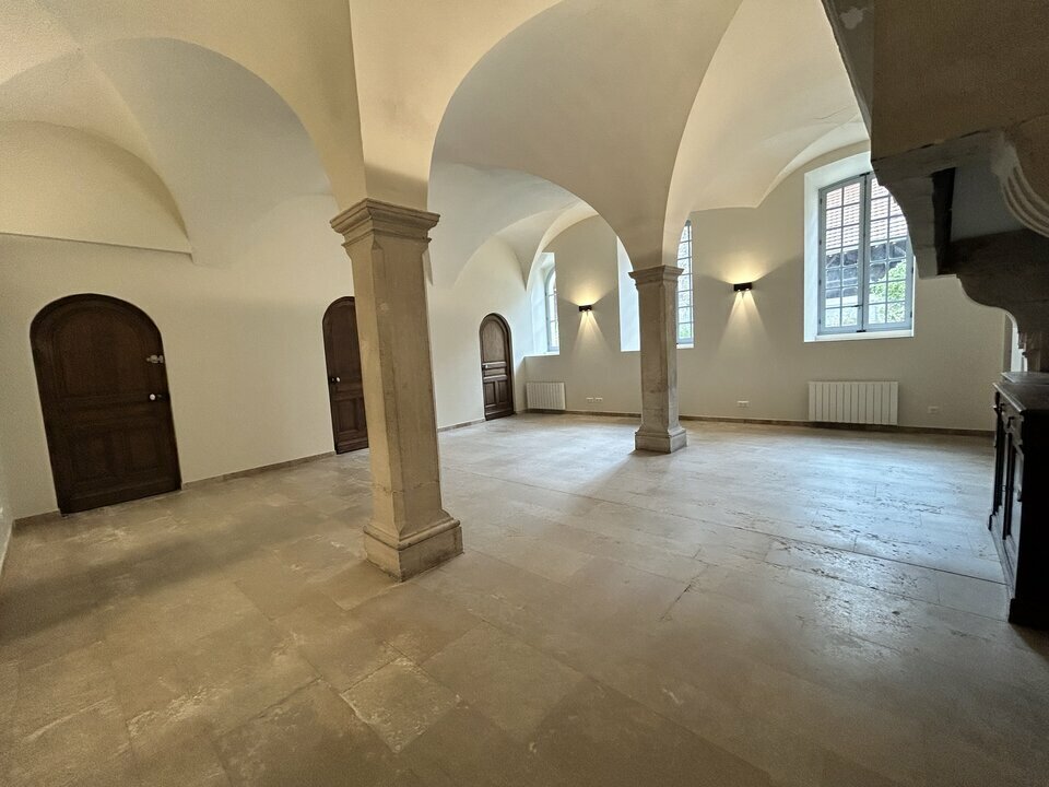 Office in Chalon-sur-Saône for lease Interior Photo- Image 1 of 5