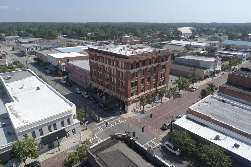 118-124 S Grant St, Fitzgerald, GA for lease - Primary Photo - Image 1 of 13