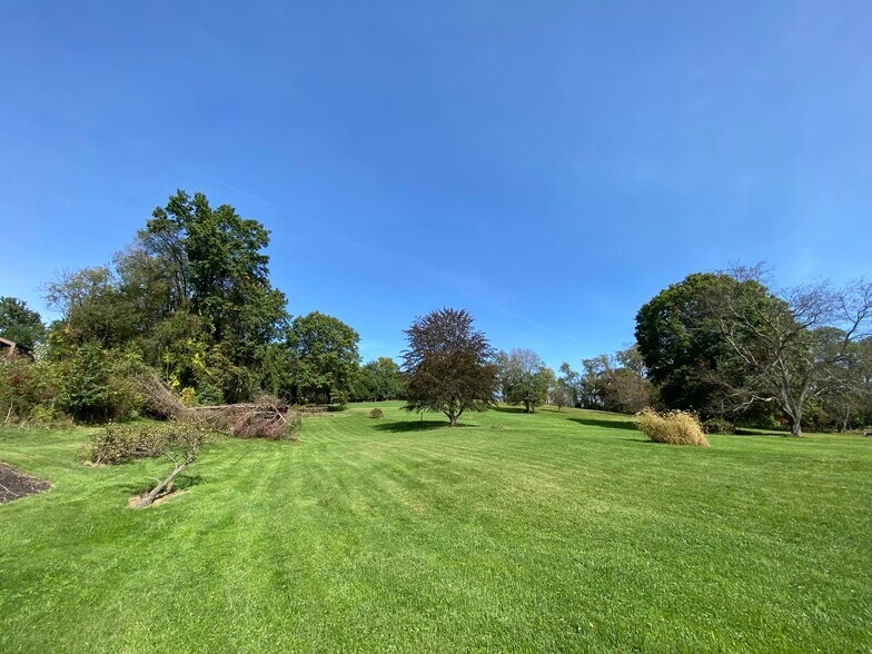 2498 – 2530 South Park, Bethel Park, PA à vendre - Photo du bâtiment - Image 3 de 5