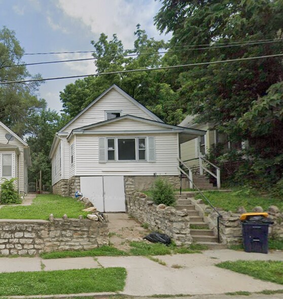 Historic Northeast KCMO Rental Portfolio portfolio of 11 properties for sale on LoopNet.ca - Building Photo - Image 3 of 12