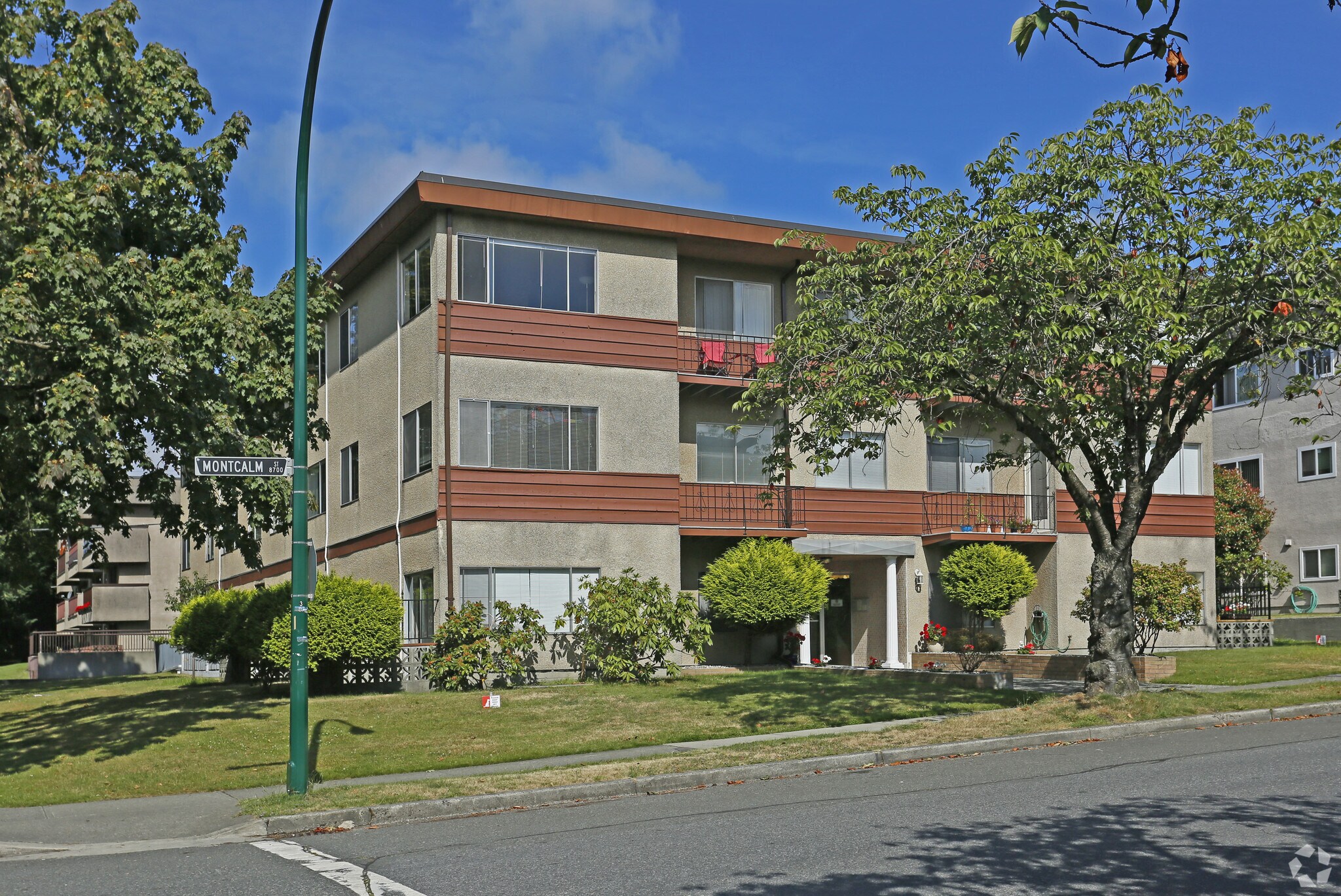 8777 Montcalm St, Vancouver, BC for sale Primary Photo- Image 1 of 1