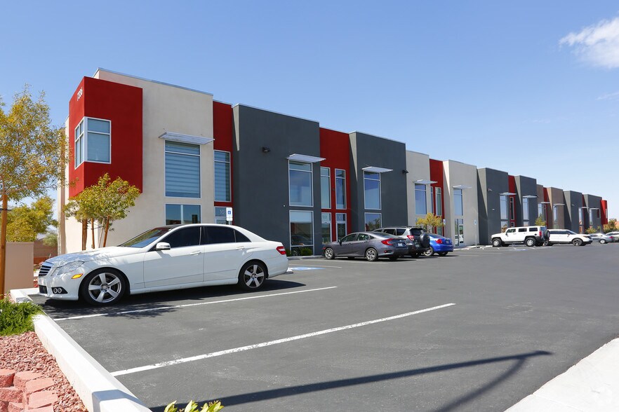 7336 W Post Rd, Las Vegas, NV à louer - Photo principale - Image 1 de 114