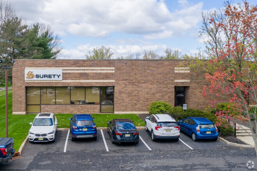 11 Eves Dr, Marlton, NJ for lease - Building Photo - Image 3 of 6