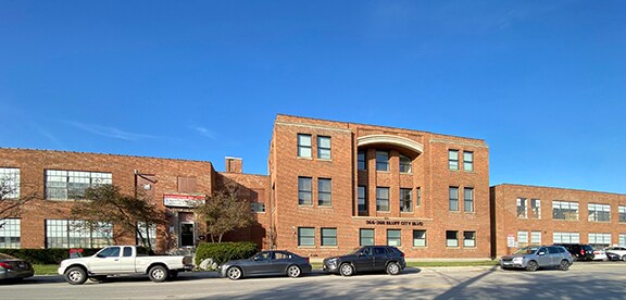 366-368 Bluff City Blvd, Elgin, IL à louer - Photo du bâtiment - Image 2 de 26