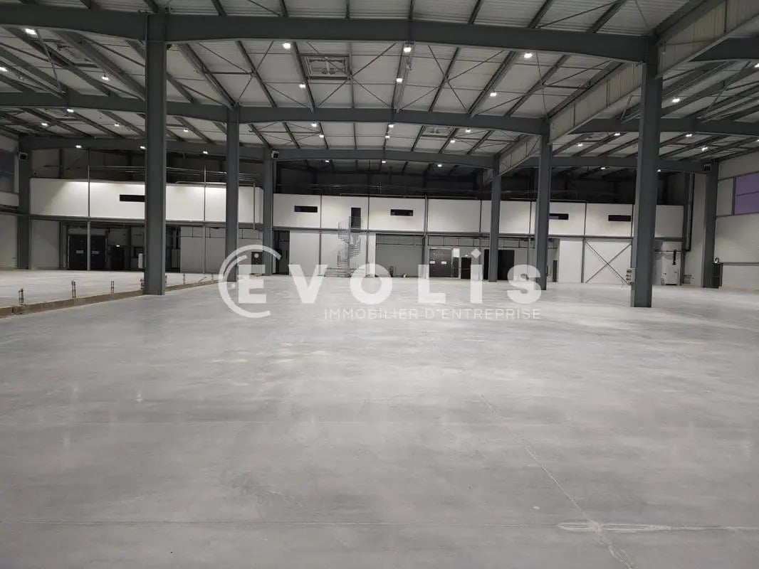 Industrial in Torcy for lease Interior Photo- Image 1 of 6