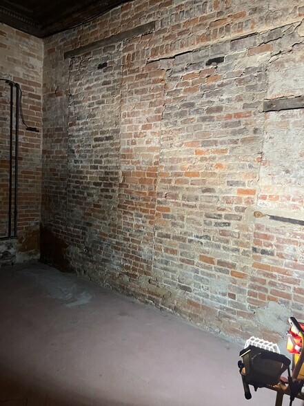 107 Wicker St, Sanford, NC à vendre - Photo du bâtiment - Image 3 de 10