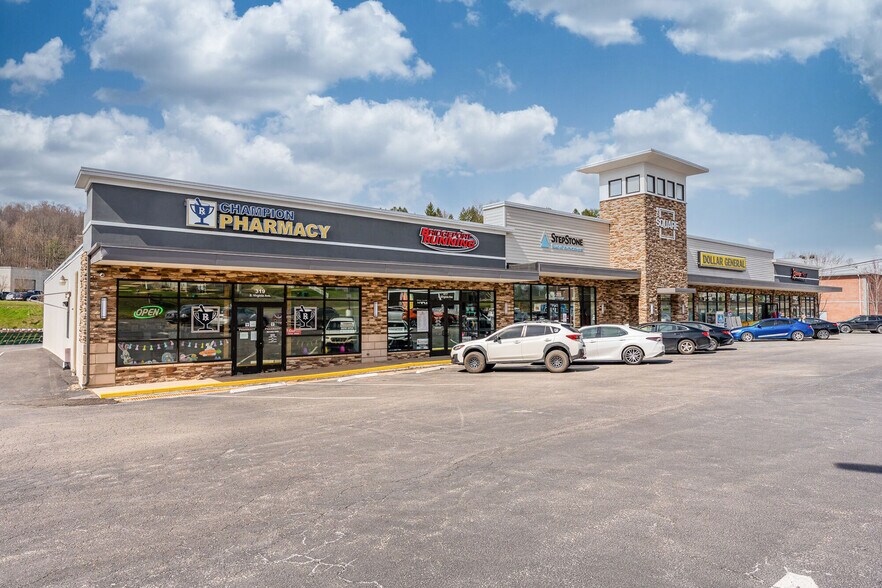 317 S Virginia Ave, Bridgeport, WV à vendre - Photo du bâtiment - Image 2 de 34