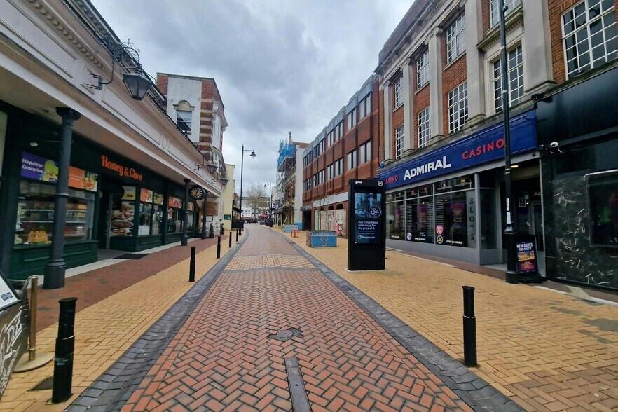 19-23 Winchester St, Basingstoke à louer - Photo du bâtiment - Image 2 de 3
