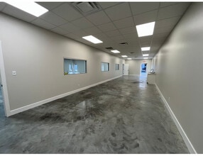 21631 Rhodes Rd, Spring, TX for lease Interior Photo- Image 2 of 20