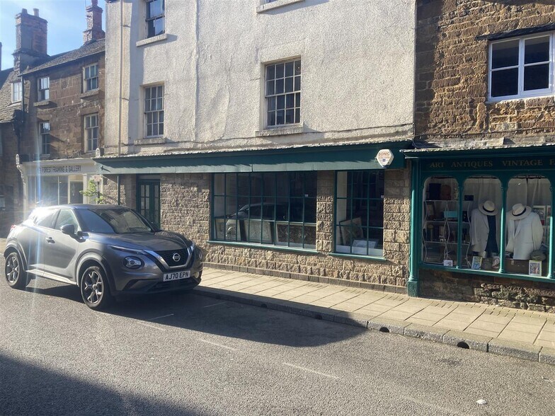 9 High St W, Oakham à louer - Photo du bâtiment - Image 3 de 9