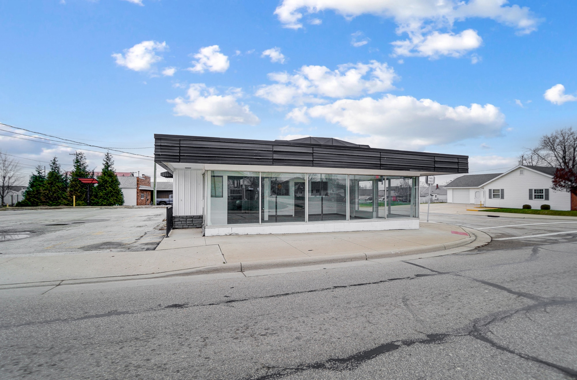 994 E Market St, Celina, OH for sale Primary Photo- Image 1 of 4